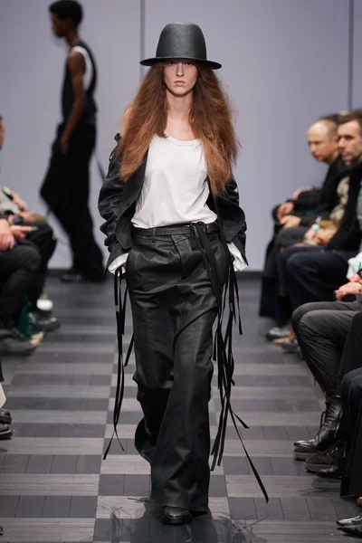 Look 32